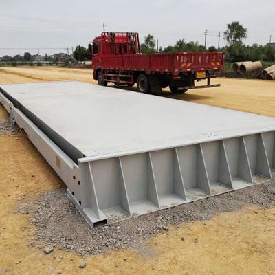 Weegbrug met een capaciteit van 80 ton en een lengte van 16 m